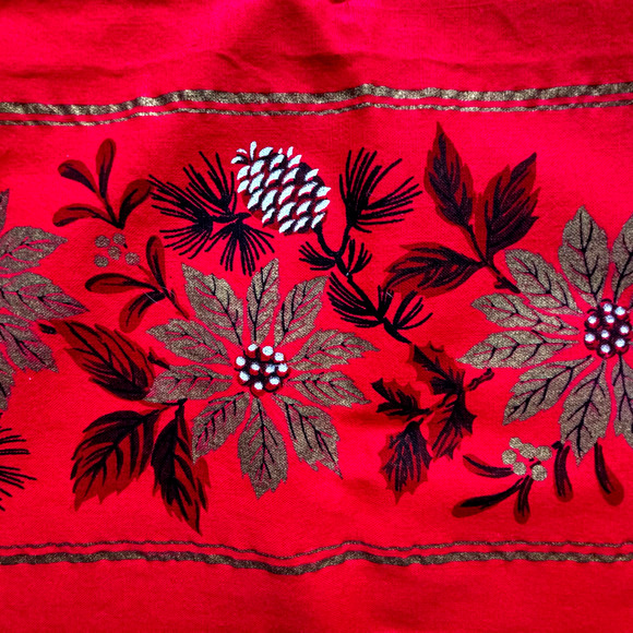 Vintage Christmas Holiday rectangle Tablecloth red gold leaves white pinecones - Picture 6 of 9